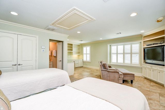 2911 Fontana Drive, Houston, TX 77043