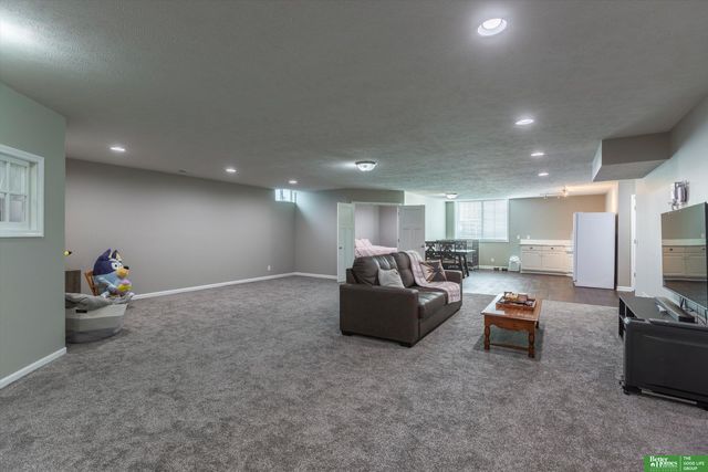 5217 S 167 Street, Omaha, NE 68135