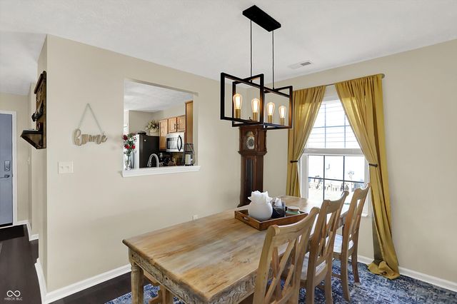 587 Gondola Run, Greenfield, IN 46140