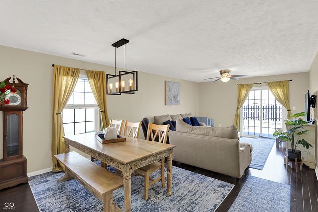 587 Gondola Run, Greenfield, IN 46140