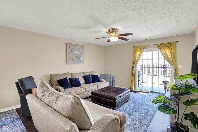 587 Gondola Run, Greenfield, IN 46140