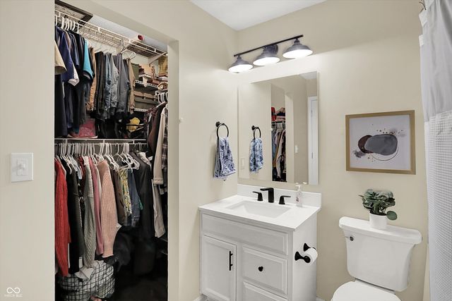 587 Gondola Run, Greenfield, IN 46140