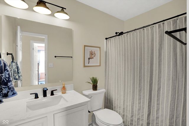 587 Gondola Run, Greenfield, IN 46140