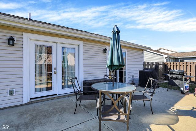 587 Gondola Run, Greenfield, IN 46140