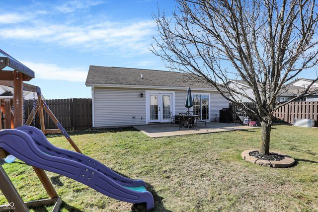 587 Gondola Run, Greenfield, IN 46140