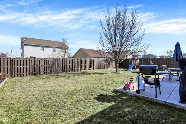 587 Gondola Run, Greenfield, IN 46140