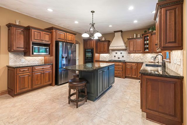 3824 HIDDEN SPRINGS Drive, Erie, PA 16506