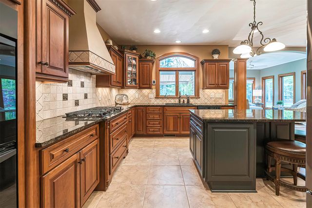 3824 HIDDEN SPRINGS Drive, Erie, PA 16506