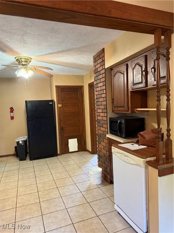 3060 Erie Avenue NW, Massillon, OH 44646