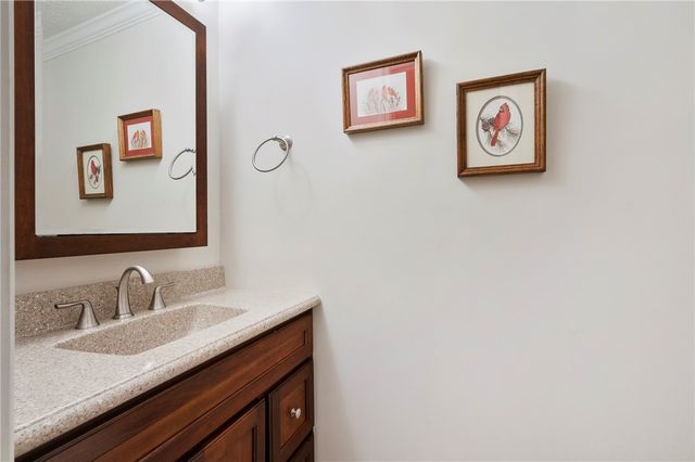 764 Donegal Dr, Bethel Park, PA 15102