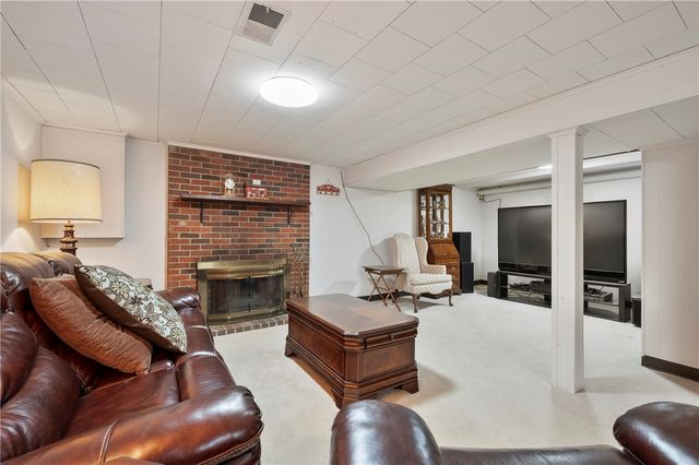 764 Donegal Dr, Bethel Park, PA 15102