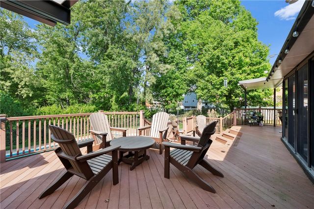 764 Donegal Dr, Bethel Park, PA 15102