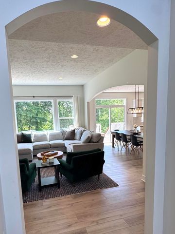 3086 Blairwood, Jenison, MI 49428
