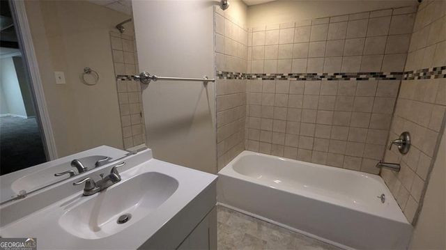 4360 Riverlake Way, Snellville, GA 30039