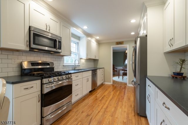 6 Rolling Hill Dr, Morris Twp., NJ 07960