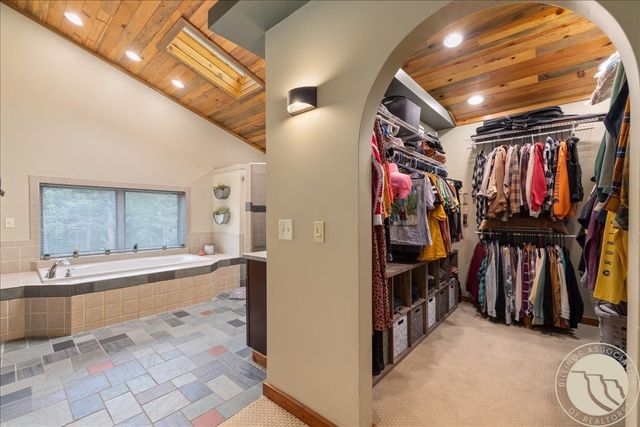 564A Countryman Creek Rd, Columbus, MT 59109