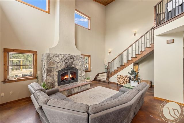 564A Countryman Creek Rd, Columbus, MT 59109