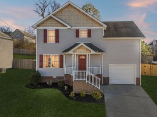 7822 Rainey Dr, Antioch, TN 37013