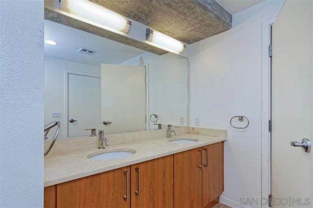 800 The Mark Ln 1807, San Diego, CA 92101