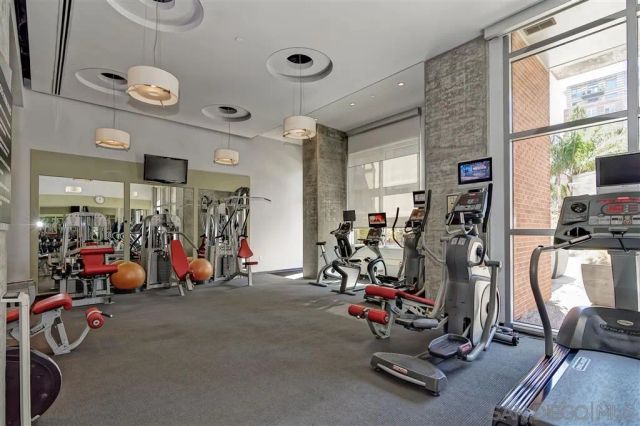 800 The Mark Ln 1807, San Diego, CA 92101