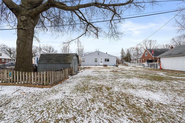 3571 Los Angeles Avenue, Warren, MI 48091