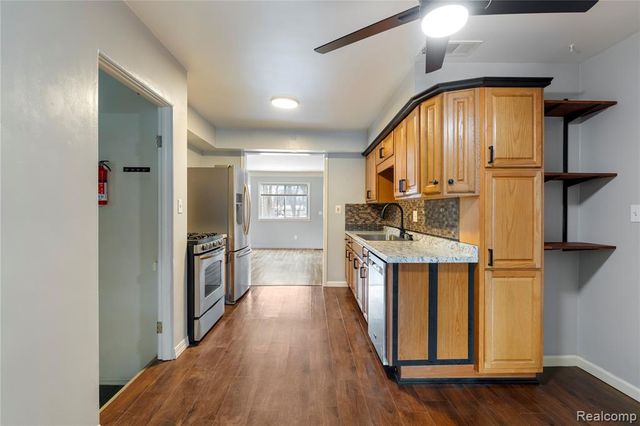 3571 Los Angeles Avenue, Warren, MI 48091