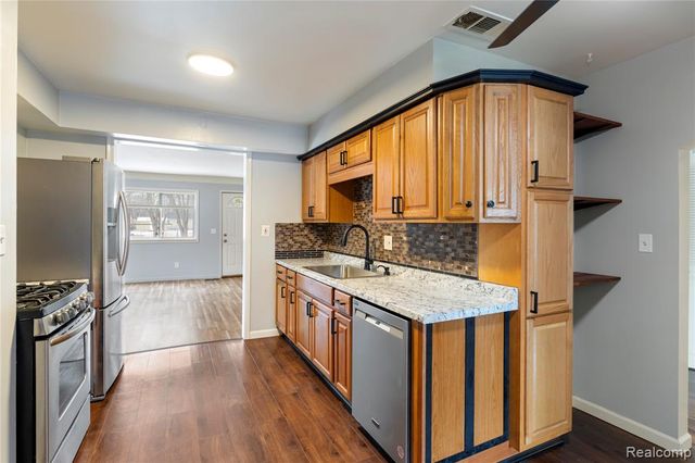 3571 Los Angeles Avenue, Warren, MI 48091