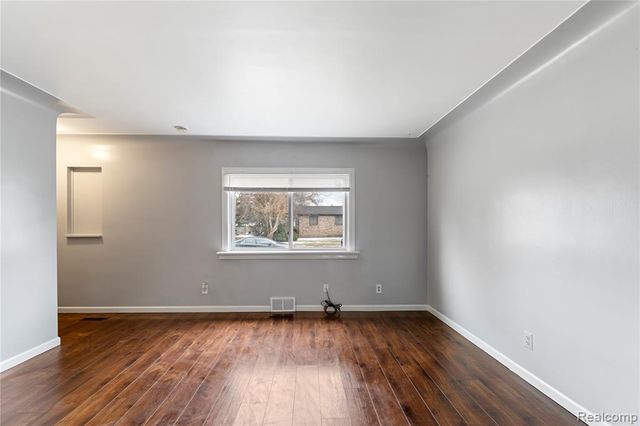 3571 Los Angeles Avenue, Warren, MI 48091