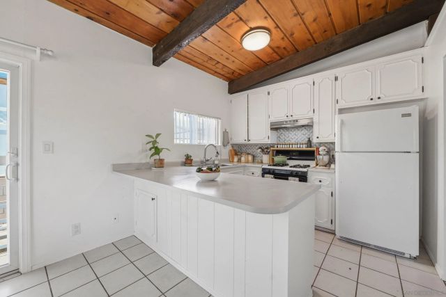 395 San Roque, Escondido, CA 92025