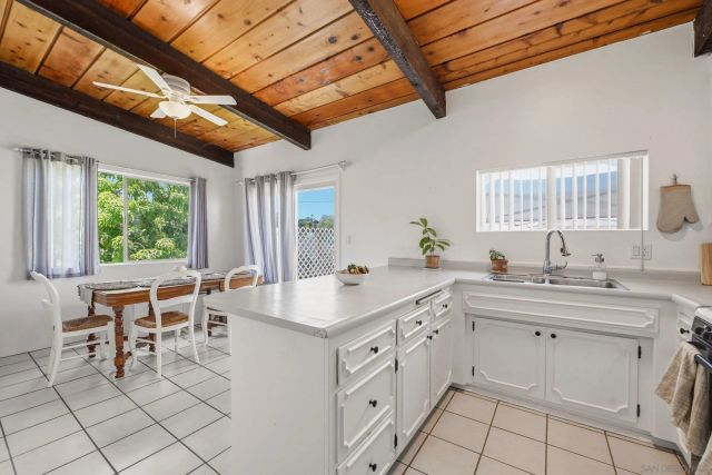 395 San Roque, Escondido, CA 92025