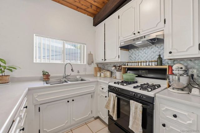 395 San Roque, Escondido, CA 92025