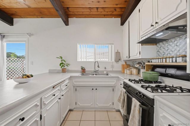 395 San Roque, Escondido, CA 92025