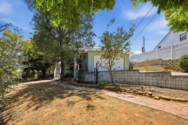 395 San Roque, Escondido, CA 92025