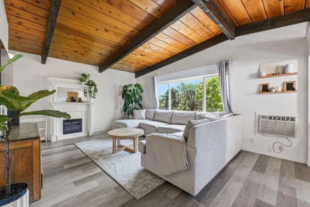395 San Roque, Escondido, CA 92025