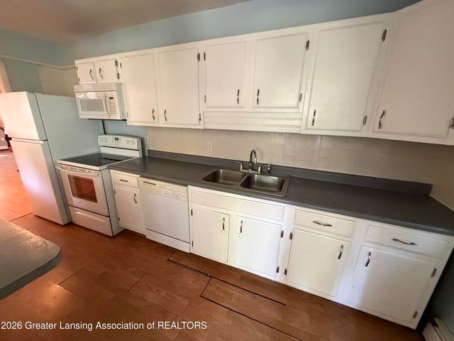 304 Theo Avenue, Lansing, MI 48917