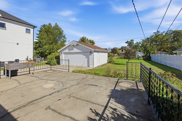 455 N Maple Avenue, Elmhurst, IL 60126