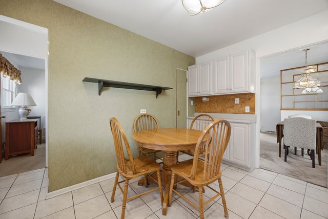 455 N Maple Avenue, Elmhurst, IL 60126