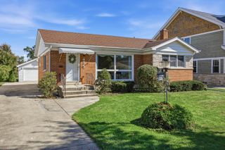 455 N Maple Avenue, Elmhurst, IL 60126