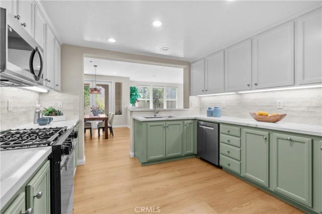 147 Lockford, Irvine, CA 92602