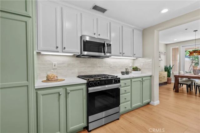 147 Lockford, Irvine, CA 92602