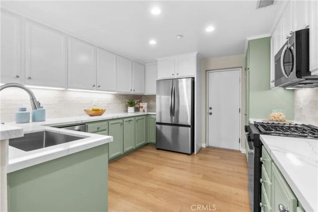 147 Lockford, Irvine, CA 92602