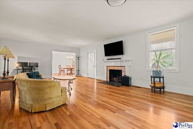 1734 W Carolina Avenue, Hartsville, SC 29550