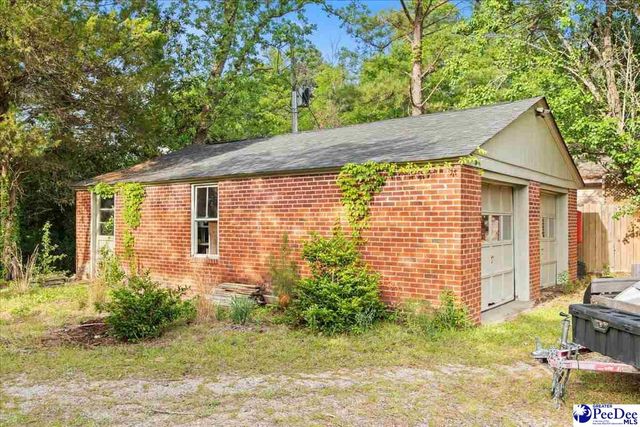 1734 W Carolina Avenue, Hartsville, SC 29550