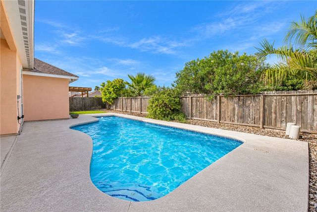 15825 Punta Espada, Corpus Christi, TX 78418