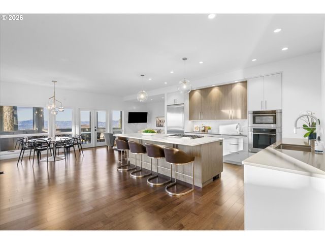 72 NANSEN SUMMIT, Lake Oswego, OR 97035