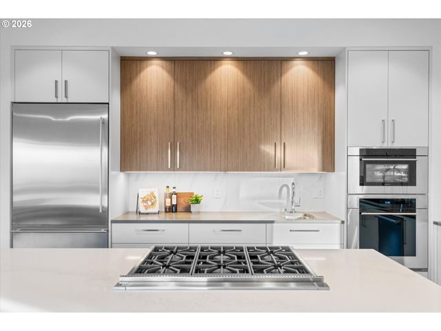 72 NANSEN SUMMIT, Lake Oswego, OR 97035