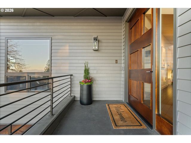 72 NANSEN SUMMIT, Lake Oswego, OR 97035