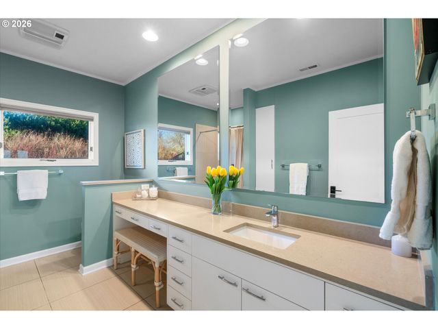 72 NANSEN SUMMIT, Lake Oswego, OR 97035