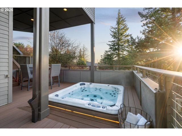 72 NANSEN SUMMIT, Lake Oswego, OR 97035