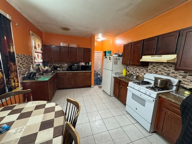 79 Grove, Chelsea, MA 02150